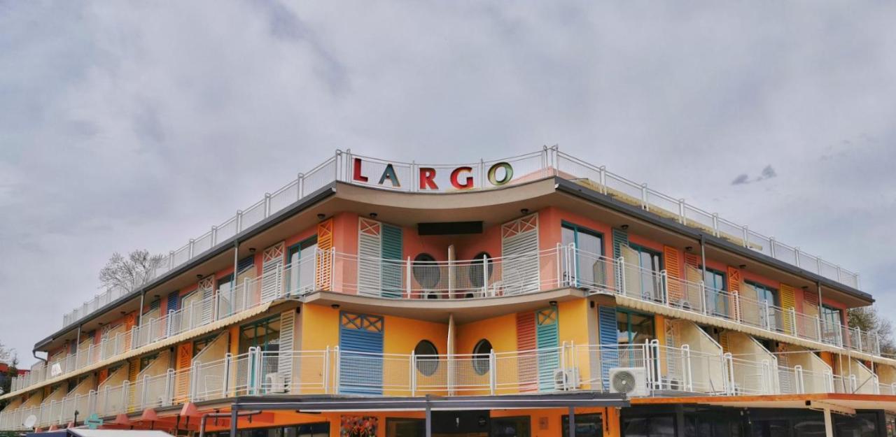 Largo Ξενοδοχείο 3*