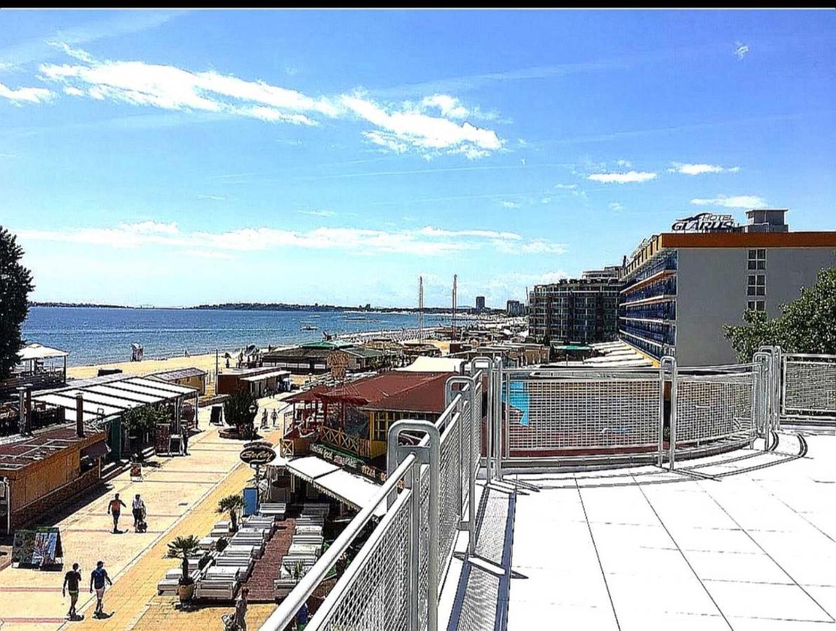 Ξενοδοχείο Largo 3*